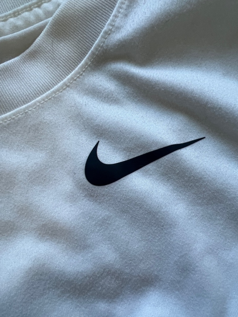 Women’s medium Dri-fit Nike White Short Sleeve Tee - Picture 3 of 5